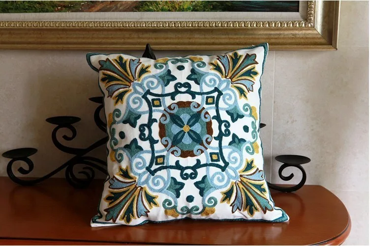 Hot new national style sofa /carcushions Flowers and Fashion Pillows decorate Hand-embroidered almofadas