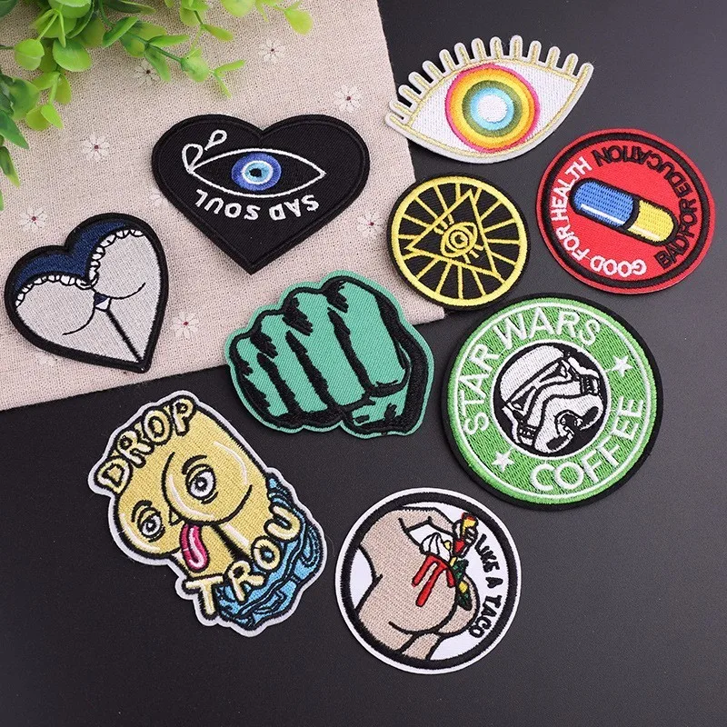 

PGY 1PCS Punk Patches Fine Embroidered Star Wars Robot Iron On Patches Clothes Fist Patch Space Medicine Badges Accessories H