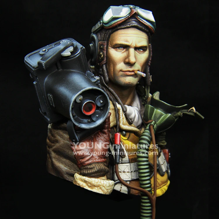 

DIY 1/10 BUST Resin Figure Model Kit Model B-17 Machine Camera X152