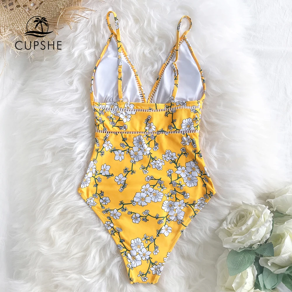 Günstig CUPSHE Kreuzmuster Floral Einteiliges Badeanzug Frauen Tie Front Monokini Bademode 2019 Mädchen Strand Badeanzüge