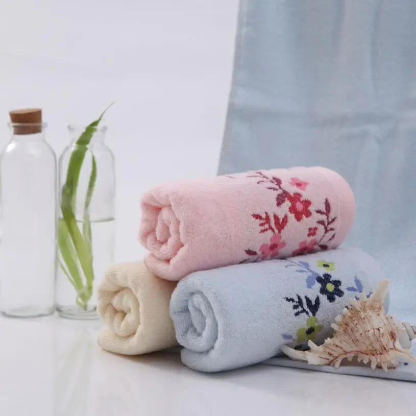 Виды полотенец по материалу. Полотенца. Гигантское полотенце. Из какого материала полотенце лучше. Белоснежные полотенца.