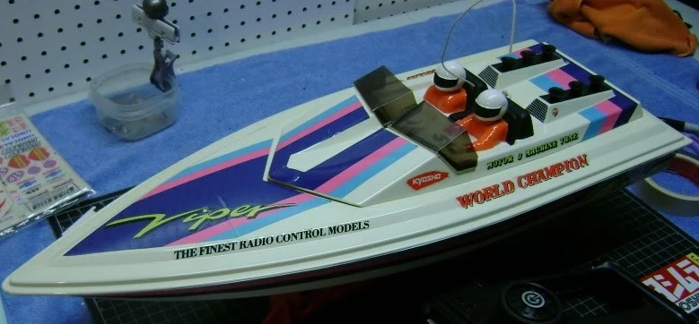 Kyosho viper r remote control boat 
