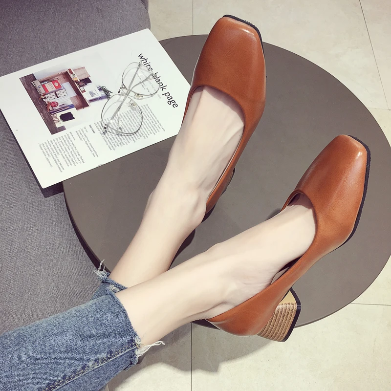 

Women's pumps shoes 2018 new styles of spring and autumn season, the square with the middle and ancient high heeled shoes.