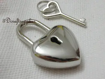

padlock purse lock Heart Shaped come with key alloying silver 4.2 cm x 2.5cm E49