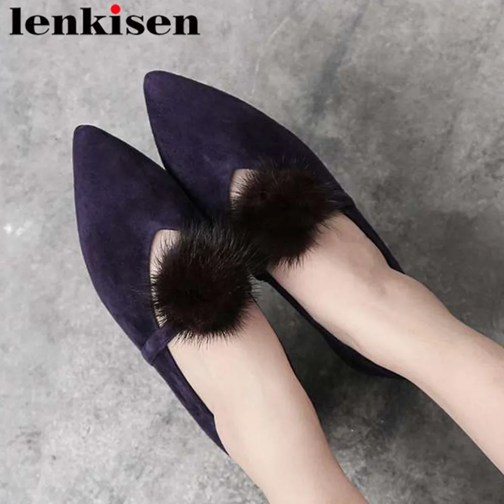 

2019 new kid suede office lady gentlewoman british style pointed toe low heels mink fur decoration lazy woman simple pumps L8f1