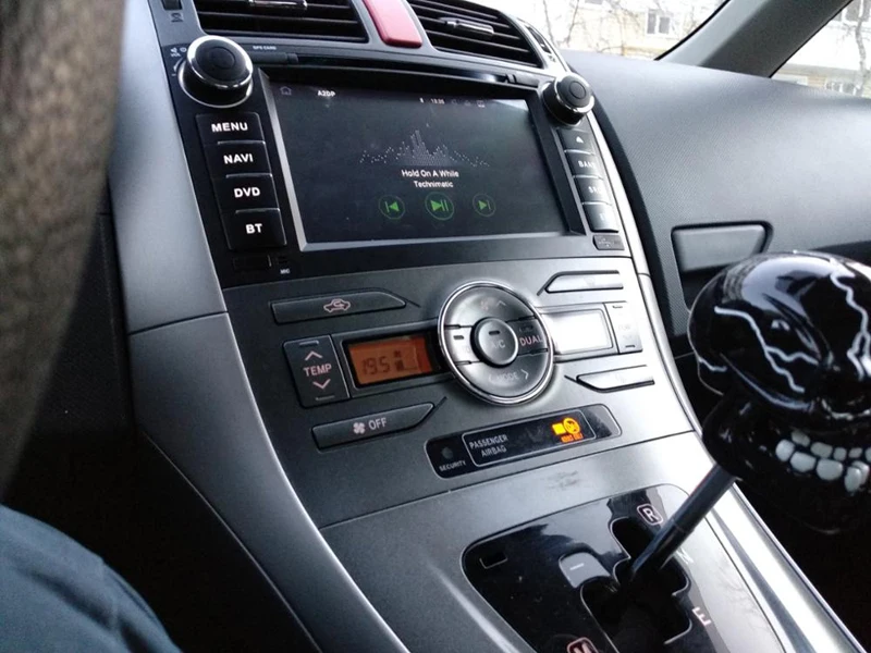 Discount SilverStrong 4G RAM Android9.0 OctaCore Car DVD Player For Toyota Auris Hatchback Car 2din raido gps Navigation tape recorder 4