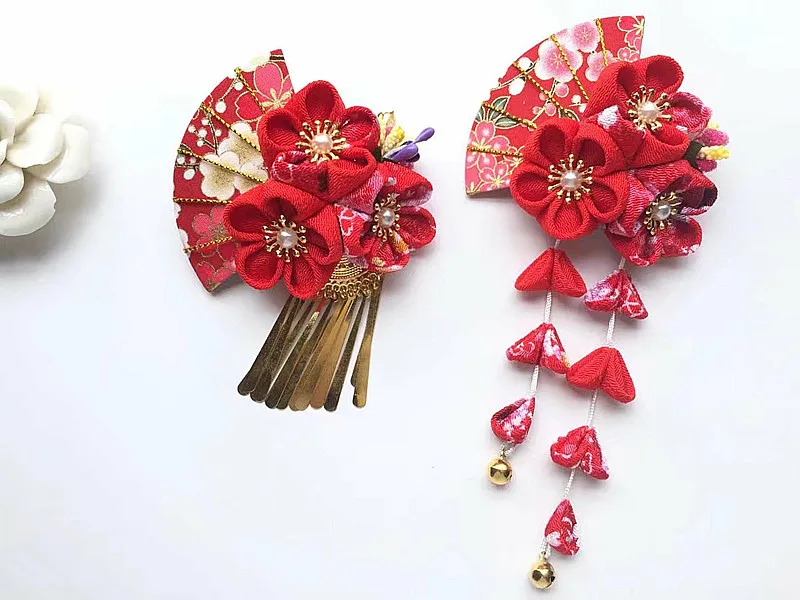 Japanese manual and hair accessories and small objects kimono bathrobe