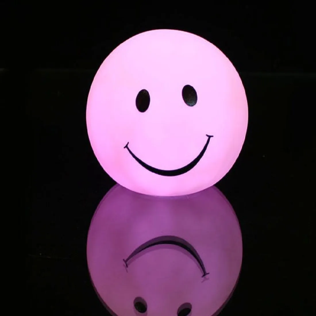 

New Colorful Changing LED Smiling Face Shaped Night Light Lamp For Party Bedroom Decor Wedding Christmas Gifts Hot Sale