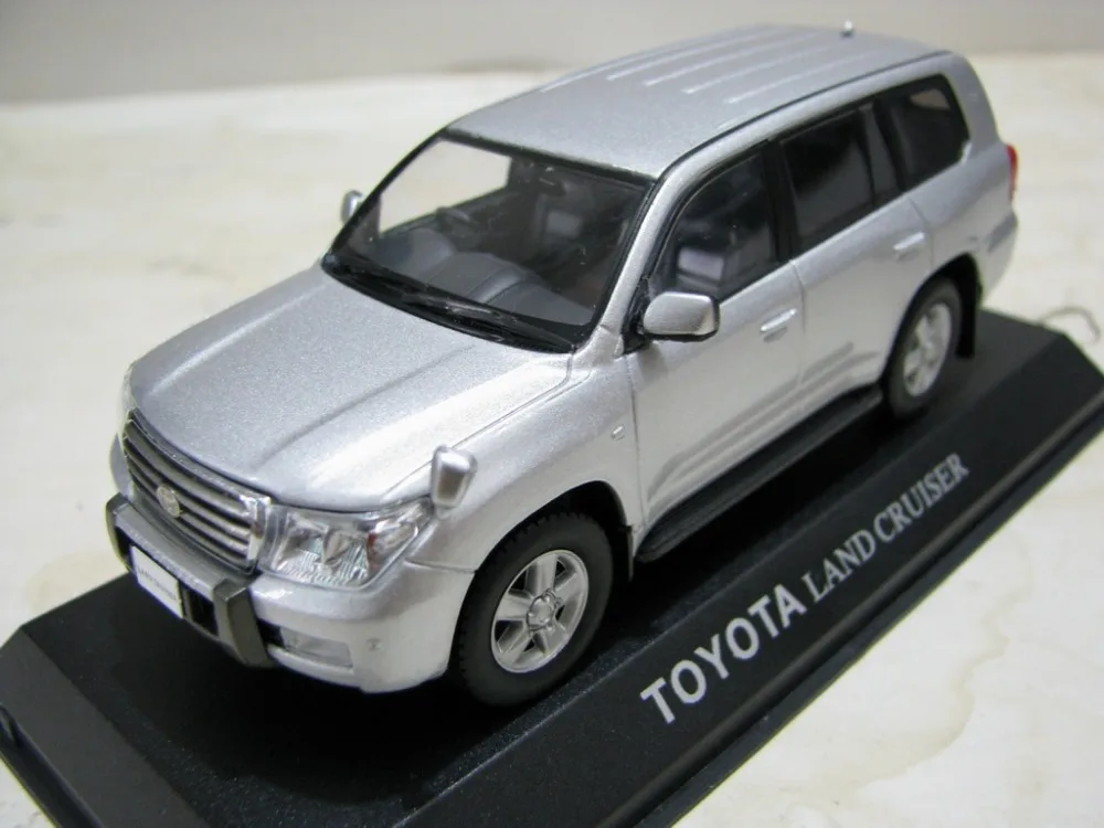 Модель автомобиля JC 1:43 TOYO TA LAND CRUISER boutique из сплава игрушки для детей детские