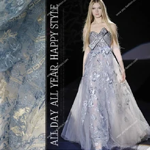 Европа и Америка Красивая ледяная синяя вышивка золотой нитью кружевная ткань для пошива Чонсам и платья высокого класса пользовательские кружевные ткани