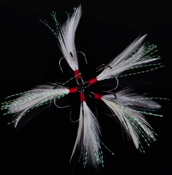 

50pcs Sharpened Treble Barbed Hook with Feather 2/4/6/8/10# Fishhook Fishing Tackle for Minnow Saltwater Freshwater weihefishing