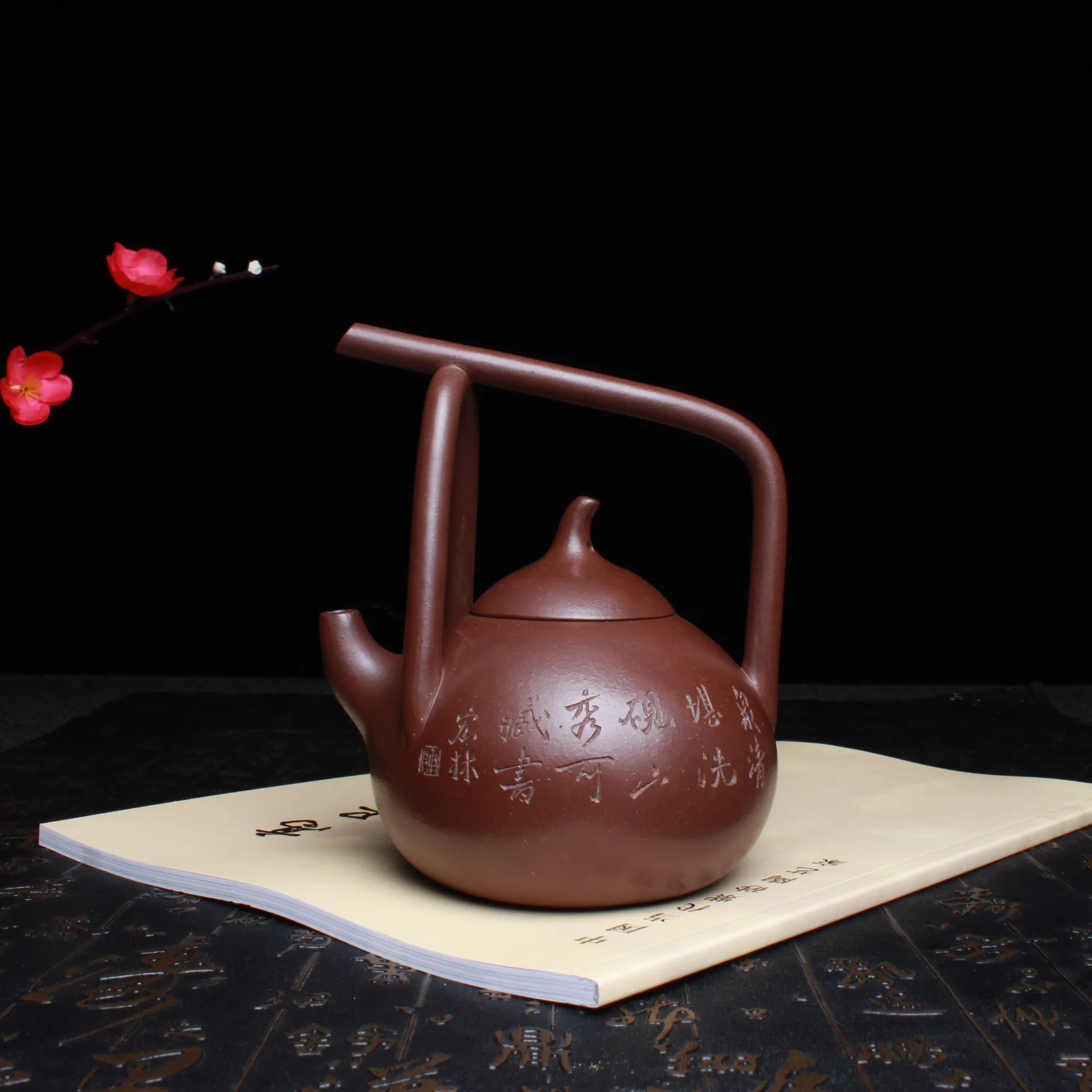 

Yixing Famous Technology Teacher Pottery Carving Manual Teapot Dongpo Handle Teapot Chen Hong Fine Forest Engraving