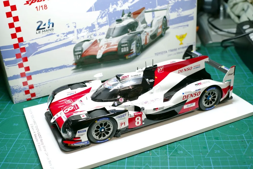 SPARK Decast модель автомобиля 1/18 Le Mans Чемпионат для Toyota TS050 Hybrid 8# Alonso сплав модель автомобиля игрушка с оригинальной коробкой