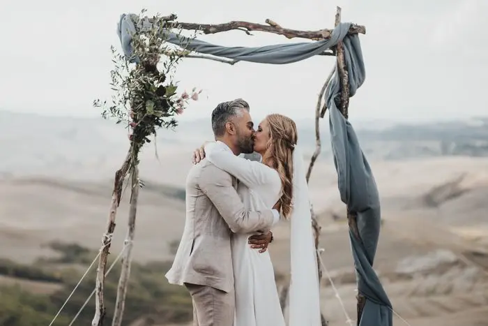 simply-beautiful-tuscan-wedding-at-the-lazy-olive-4-events-39-700x467