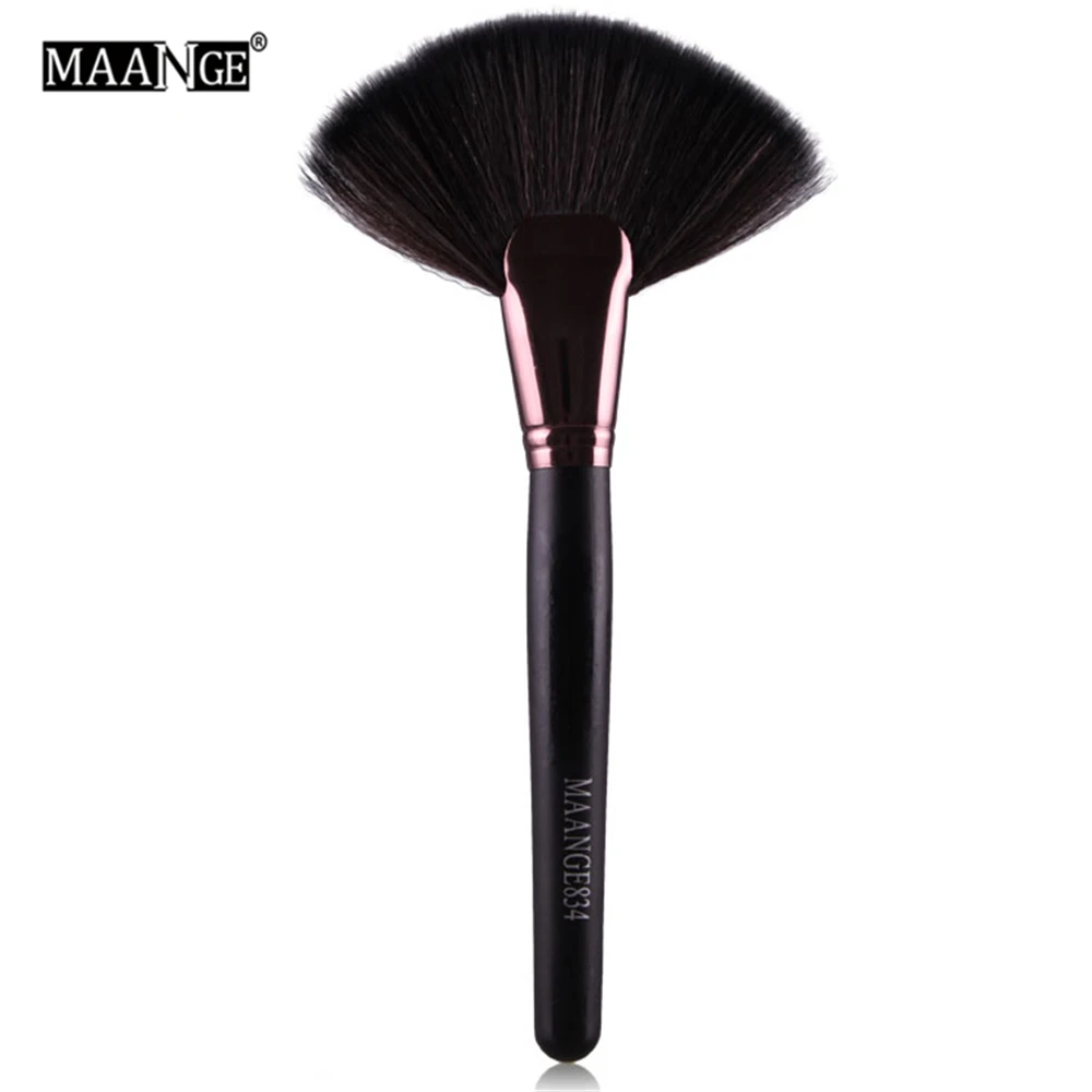 1Pcs Soft Makeup Large Fan Brush Foundation Blush Blusher Powder