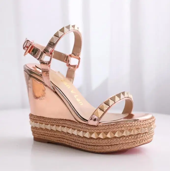 

2019 summer new European Rivets sandals women's thin belt high-heeled platform shoes leather wedges women's shoes