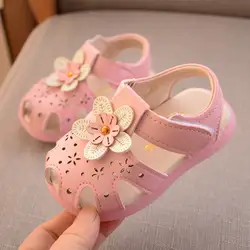 Летняя дышащая нескользящая обувь с цветочным рисунком для маленьких девочек; светодиодный дизайн; светящаяся обувь; сандалии для первых