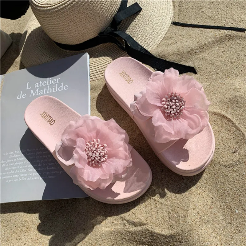 

Woman Slippers Outdoor Sweet Floral Pink Slipper Fashion Wearing Thick-soled Skid-proof Seaside Vacation Bohemian Flower Sandals