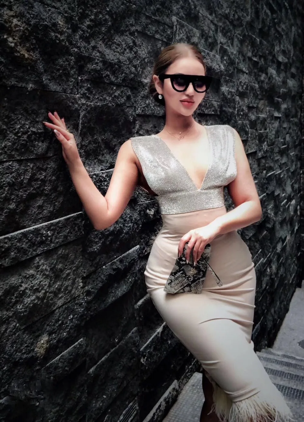 

New Arrival Black feathers 2018 Spaghetti Straps V Neck Backless Elegant Bandage Party Prom Eyelet Pencil Dress
