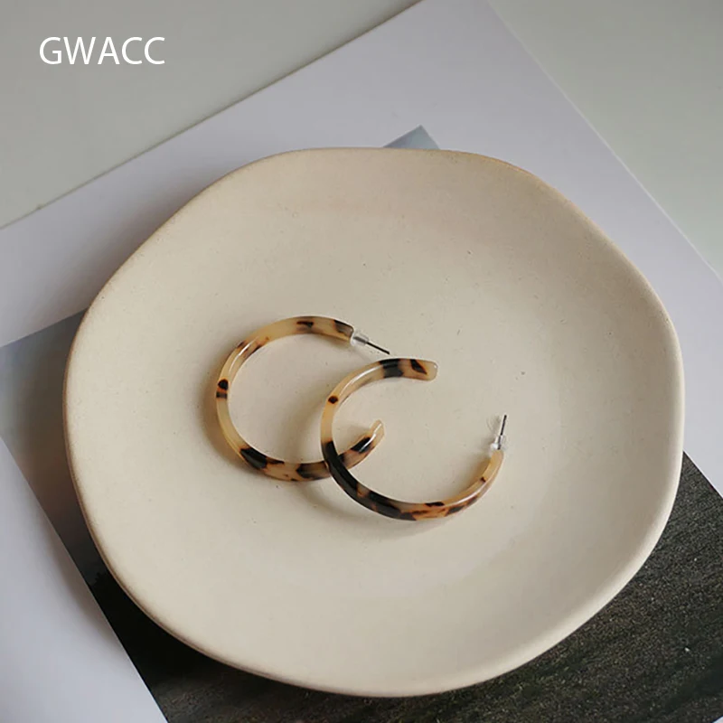 

GWACC Acetate Acrylic Hoop Earrings For Women Leopard Print Resin Geometric Round Big C Hoop Earrings Fashion Jewelry