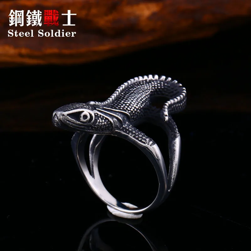 

Steel soldier lizards man animal ring stainless steel unique high quality 3D design man punk titanium steel jewelry