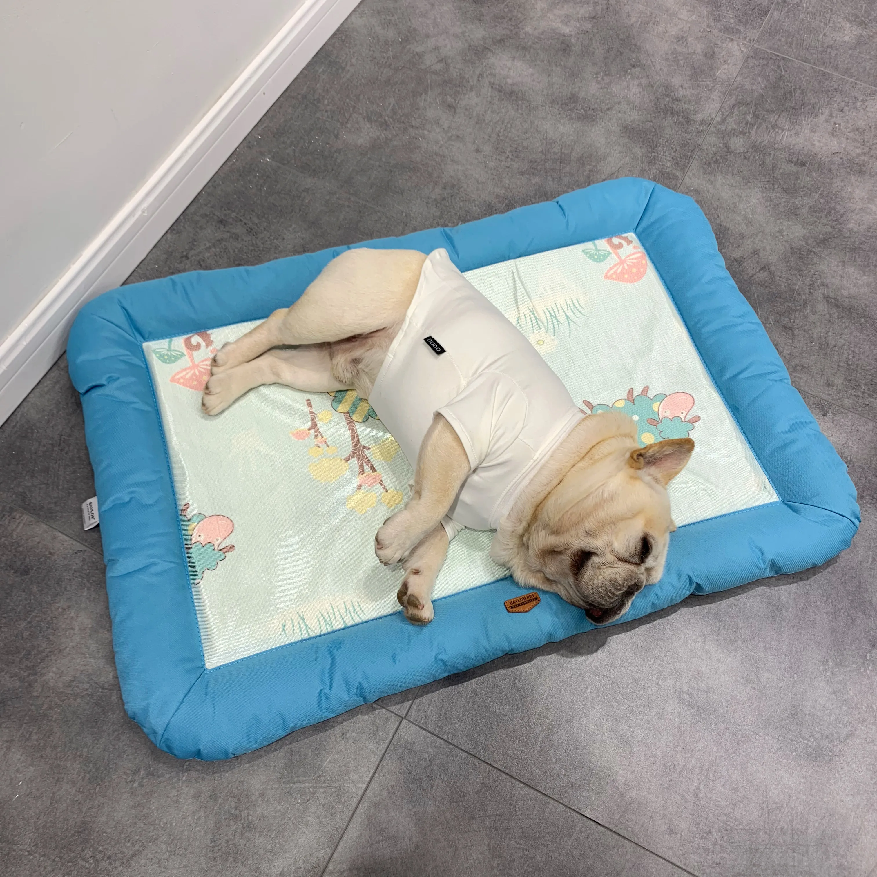 

Pet Supplies Dog Mat Summer Cool Pad French Bulldog Sleeping Breathable Small Cat Bite Cooling Ice Silk Blue
