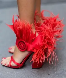 Красное Перо босоножки с ремешком на застежке для Для женщин квадратный каблук Свадебная вечеринка обувь вырез Босоножки-гладиаторы с