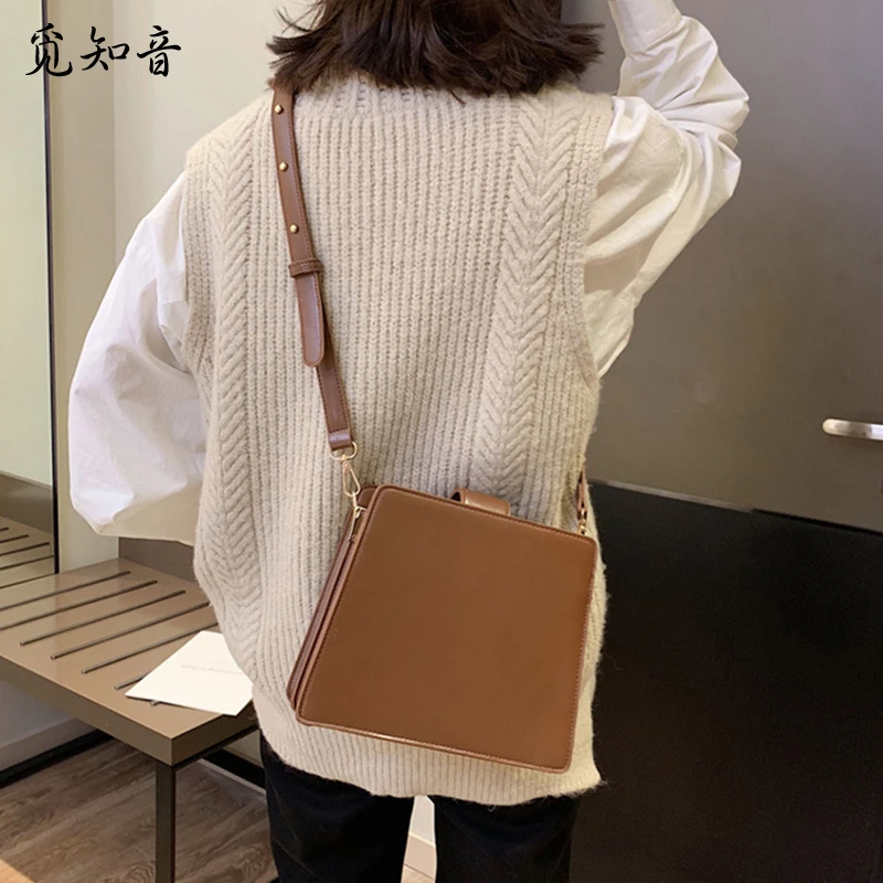 

2019 Style New Women Messenger Bag Retro Simple Fashion Leisure Chain Women's Handbag Crossbody Square Bag Flap Shoulder Bag