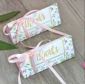 

50Pcs European Style Flower Floral Wedding Favors Candy Box Party Supplies Gift Box Bomboniera Giveaways Boxes Holding Gifts