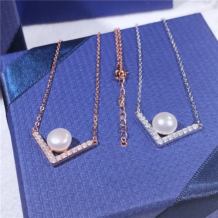 

Hot Brand S925 Sterling Silver V-shaped Pearl Charm Necklace Micro-Encrusted Temperament Natural Pearl Silver For Women
