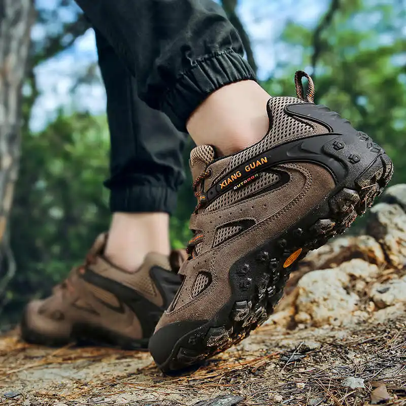 18 Xiang Guan Hiking Shoes Low Cut Boots Outdoor Sneakers Athletic Sport Shoes Men Trekking Breathable Climbing Shoe New Arrival