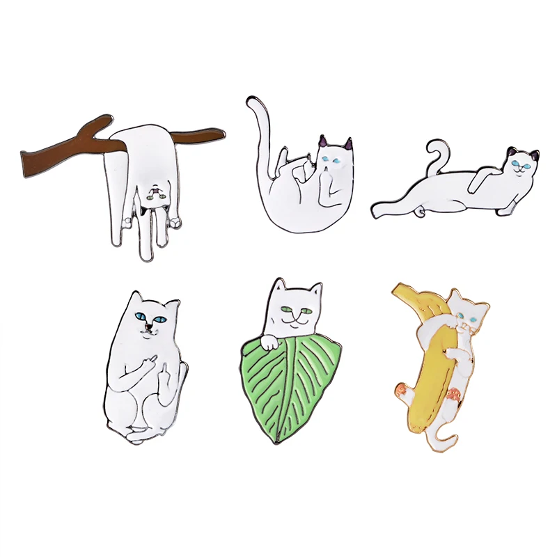 

1 pcs Cartoon Animal White Cat on Leaves Branches Banana Brooch Button Pins for Women Men Denim Jacket Collar Badge Jewelry Gift