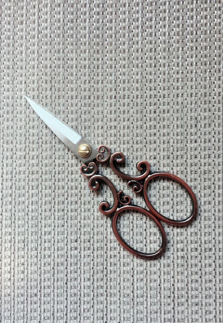 2pcs Lot Copper Plated Antique Style Sewing Scissors Stainless Steel