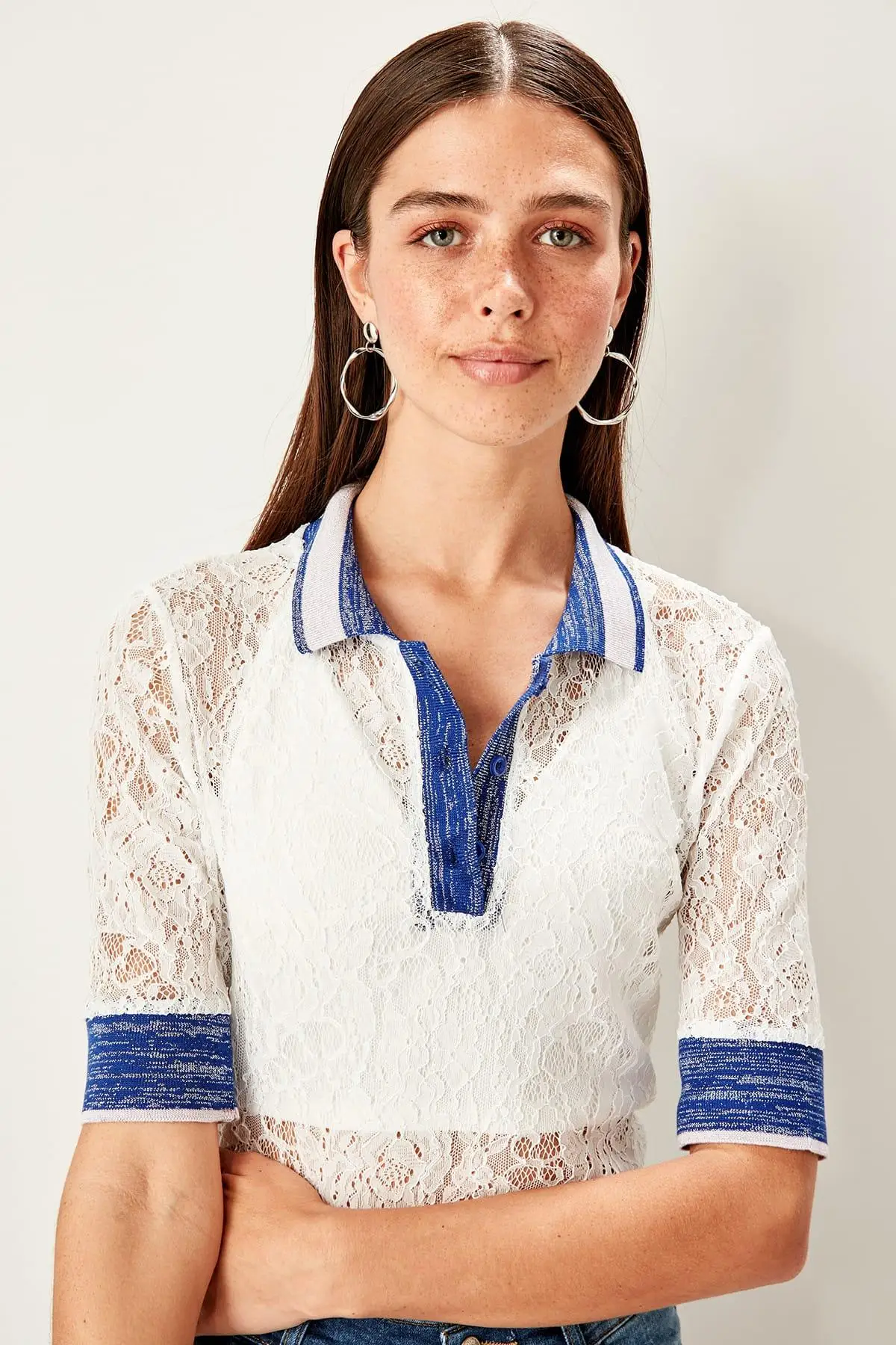 

Trendyol White Embroidery Detail Knitted Blouse TWOSS19DU0232