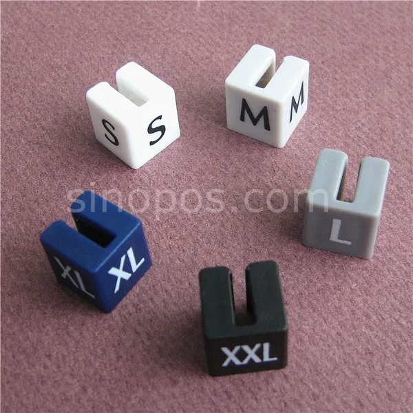 Пластиковые размеры кубики для плоский крюк вешалки, квадратный Размер Маркеров S/M/L/XL/XXL, вешалки для одежды этикетки зажимы для труб размер rs
