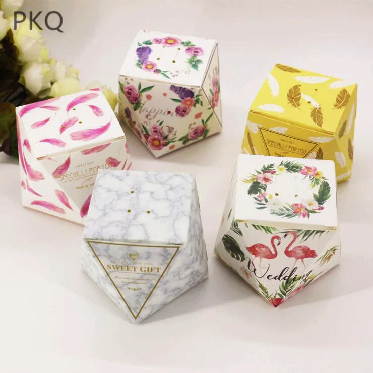 

5 Colors 100pcs Diamond Candy Box Wedding Favour Boxes Pink Purple Flower Craft Sweet Gift Box Wedding Favors and Gifts 3.26