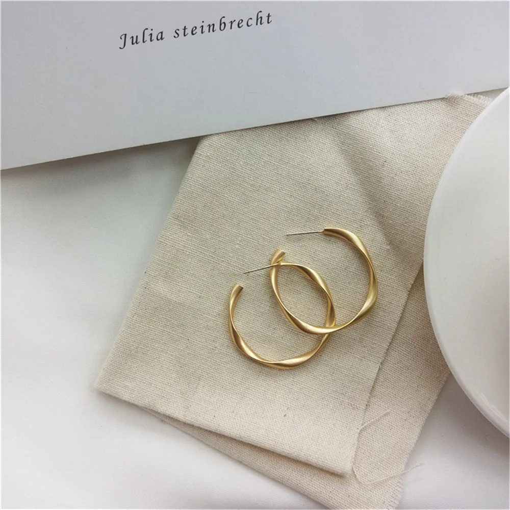 Простые Дизайнерские матовые золотые открытые витые круглые серьги-кольца для женщин геометрические круглые обручи минималистичные металлические маленькие серьги A354 - Окраска металла: Gold 35mm