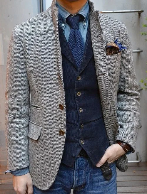 Jeans, jacket, denim vest and tie combo. Great for a Friday escape to the country straight from work! 