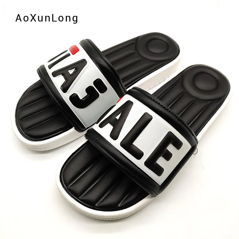 

2019 New Design Men's Beathroom Slippers Fashion Letters Pattern Home Slippers Wearable PVC Soft Sandals Anti-slip Slippers
