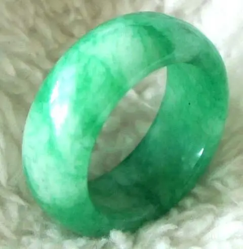 

11567 GREEN JADE RING GRADE A JADEITE