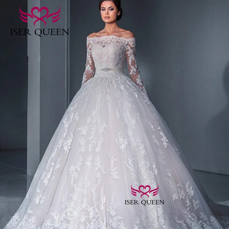 

Elegant Boat Neckline Embroidered Lace on Net See-through Glittering Crystal Pink Sashes with Bow Wedding Dresses Button w0005