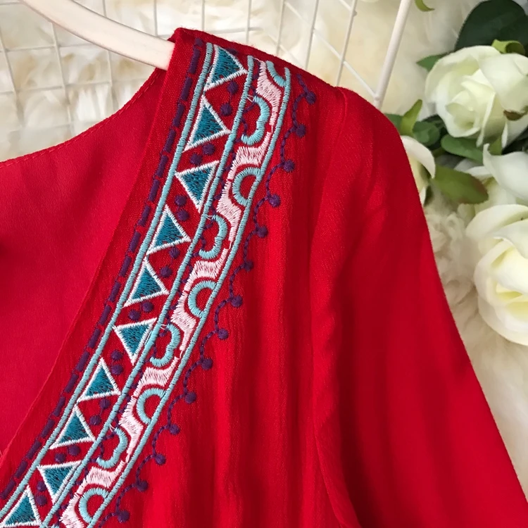 2019 الربيع و الصيف القطن الوطني الكتان المطرزة الأحمر اللباس بوهيميا شاطئ عطلة واقية Vestidos F278