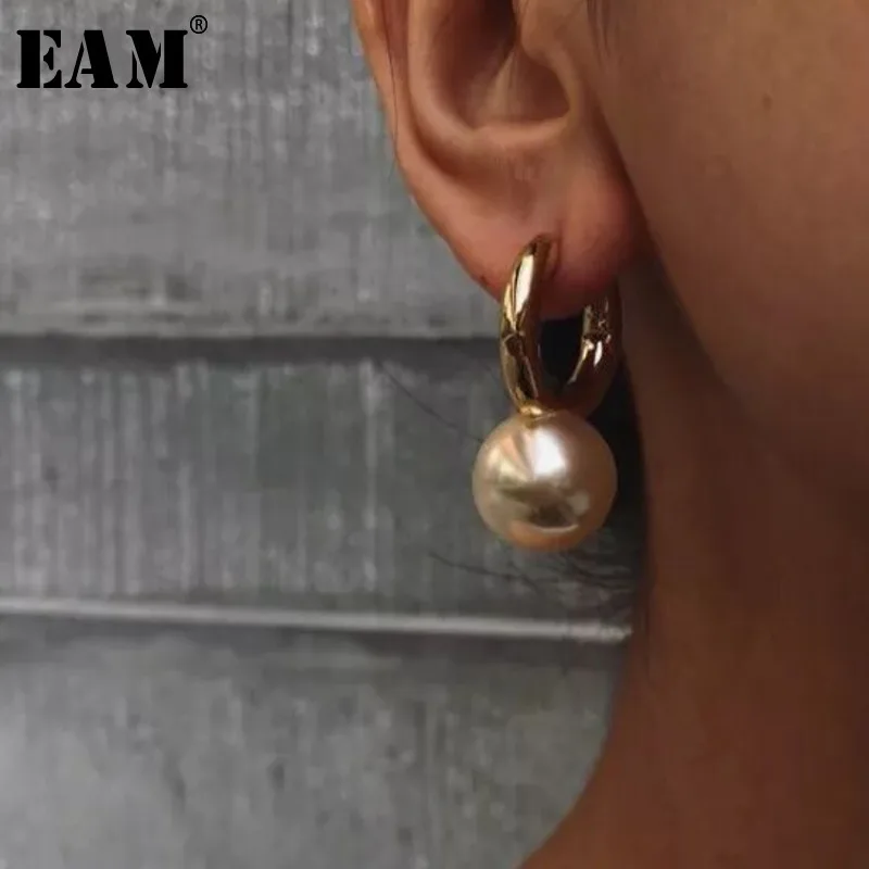 

WKOUD EAM Jewelry / 2018 New Fashion Temperament Large Imitation Pearl Stitching Circle Earrings Women's Accessories S#R1415