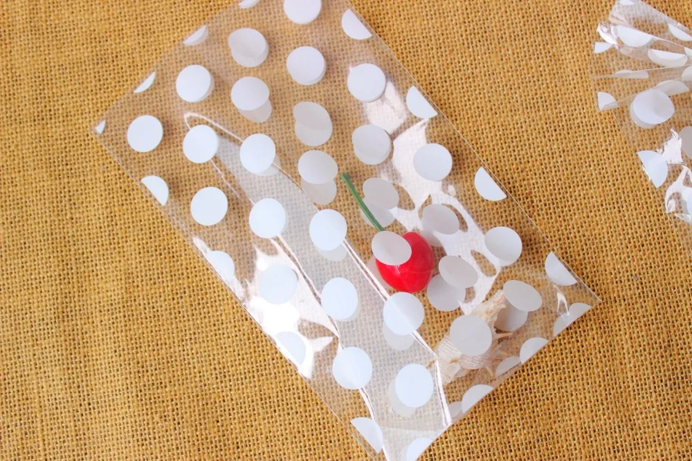 4″ x 6″ KisSealed 200Pcs Self Adhesive Cookie Bags White Polka Dot OPP Plastic Pastry Bags Cellophane Candy Bags Christmas Cellophane Bags for Party Gift Giving Bakery Candy Cookie Chocolate 4 Sizes