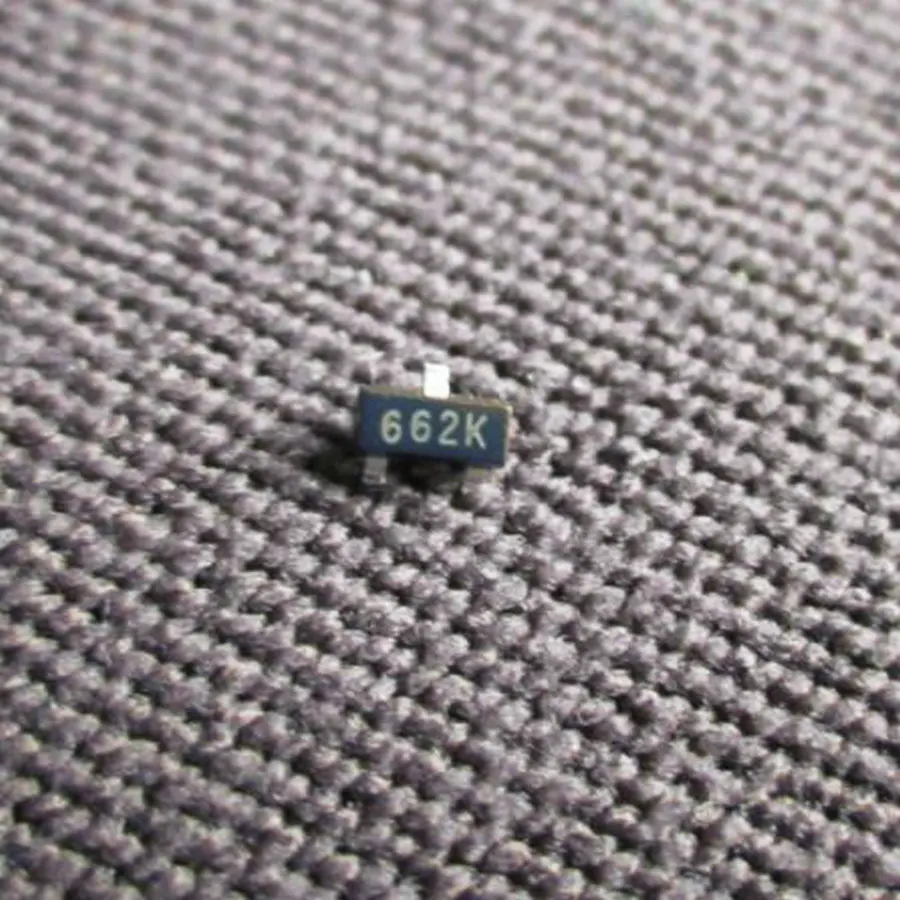 XC6206P332MR 662 XC6206P332 3.3V 0.5A SOT23 Voltage Regulators A016 ...