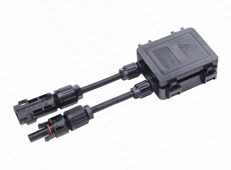 MC4 connector  (124)