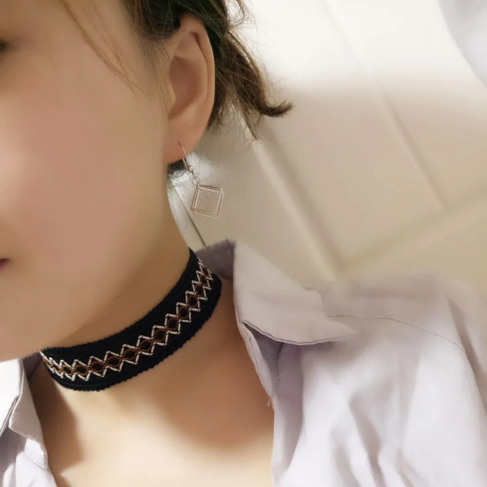 

Simple Fashion Orange White Rhombus Geometric Guipure Sexy Choker Round Lace Band Design Clavicle For Women