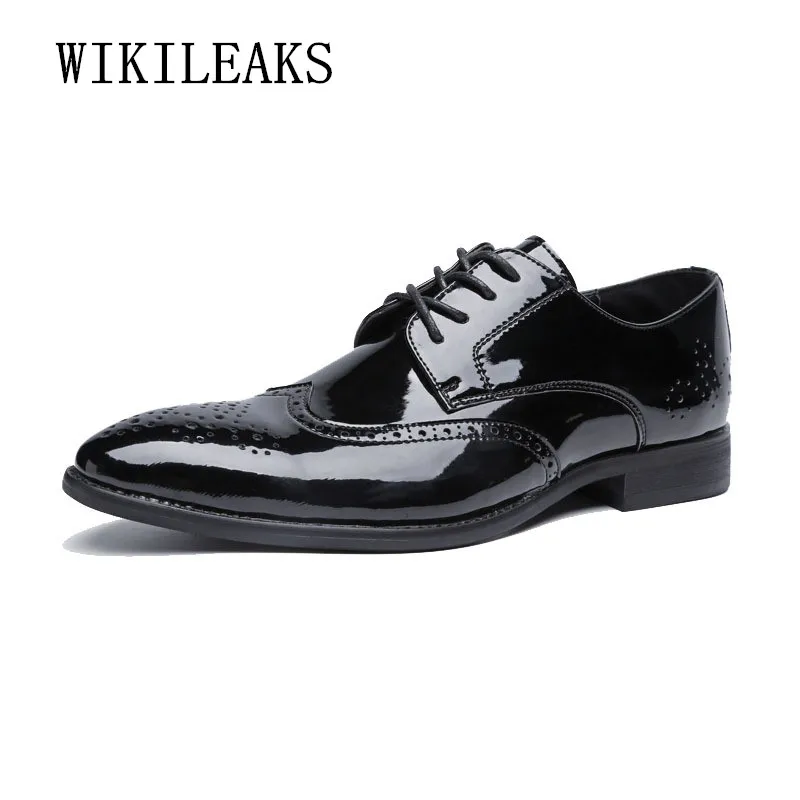 

2019 Luxury Brand Patent Leather Brogue Men Flat Shoes Casual British Style Men Oxfords Shoes For Men Formal Wedding Dress Shoes