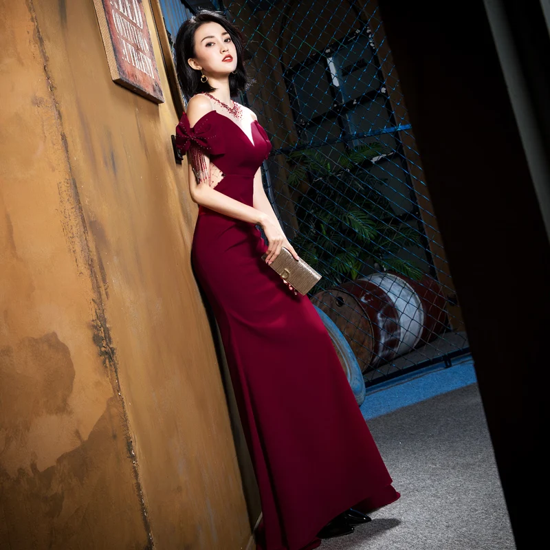 

Royal Burgundy Mermaid Evening Dresses Scoop Neckline Cap Sleeve Beading Velour Bandage Evening Gowns for Bridal Party Dresses