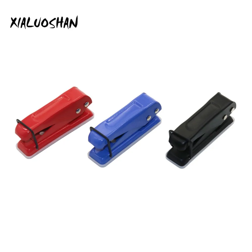 

1 Pc Portable Mini Single Hole Puncher Small And Light Pragmatism Red/Black/Blue Tricolor Puncher Office Supplies